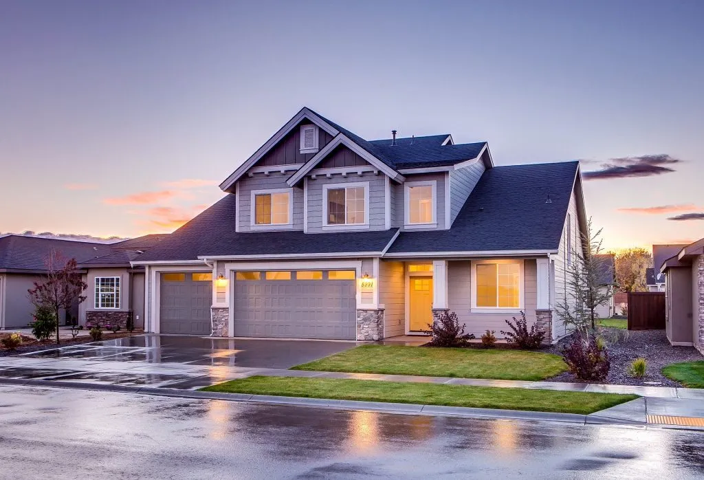 Choose good-quality moving boxes and packing supplies in order to prepare your household items for storage!