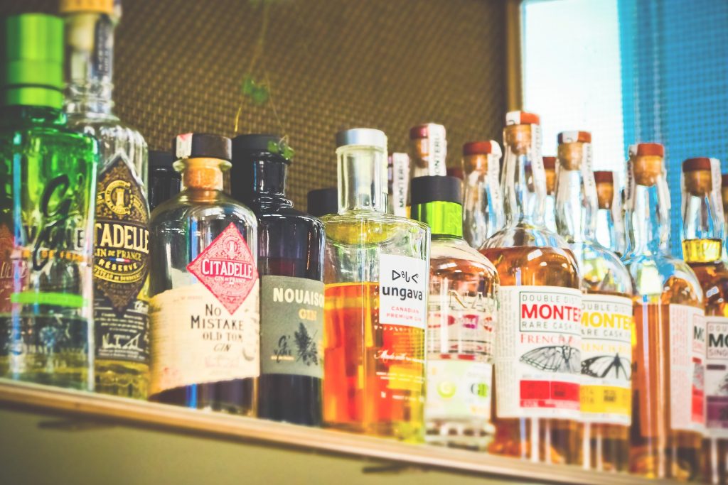 What are the most important tips for packing liquids? Gather good quality moving boxes and packing materials, create an inventory list and hire a professionals to assist!