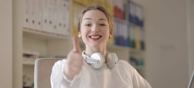 thumbs up
