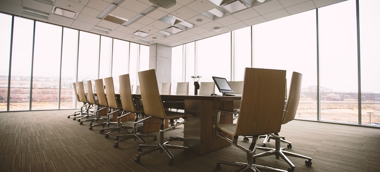 an office where you will be starting a retail business in Idaho