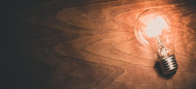 a glowing bulb depicting an idea