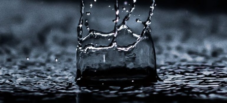 water-droplet-digital-wallpaper
