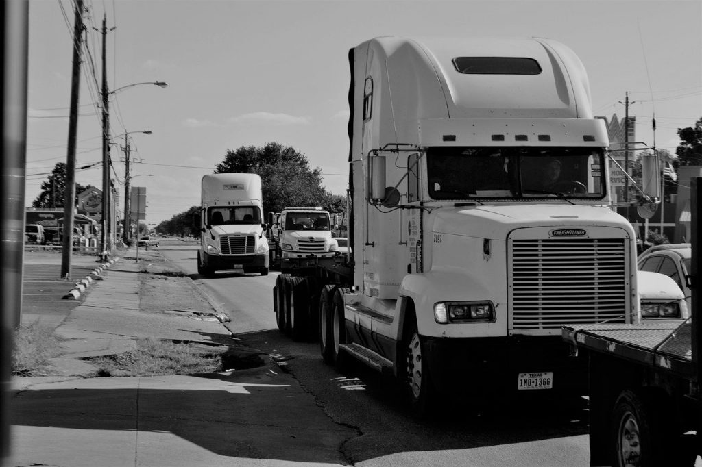The pros and cons of renting a moving truck in Idaho