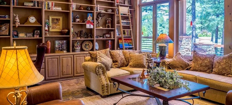 living room 