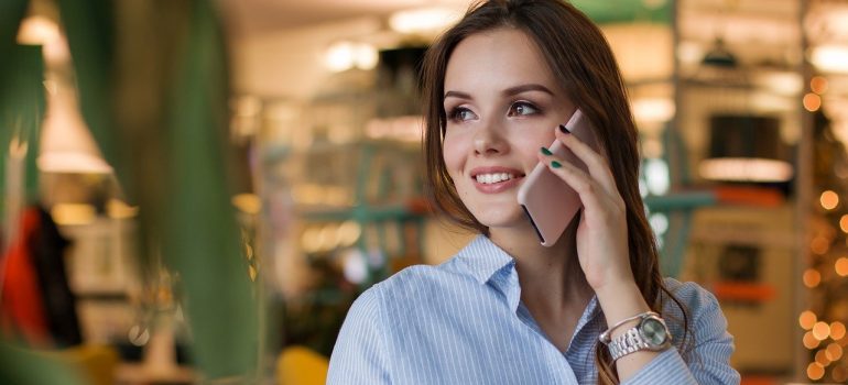 A woman talking on the phone.