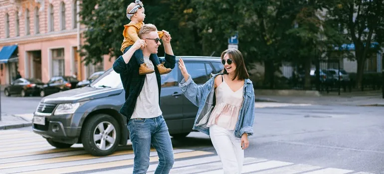 couple with a kid planning their Family fun in Meridian ID