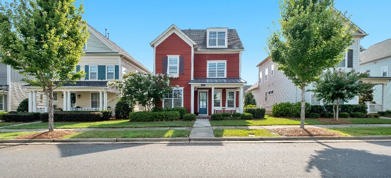 row of homes in the suburbs
