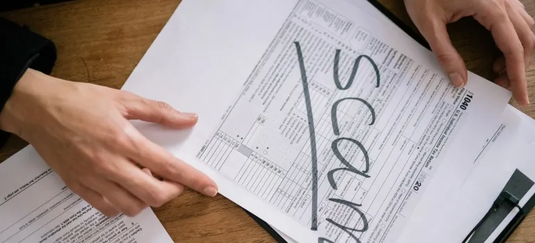 Scam sign 