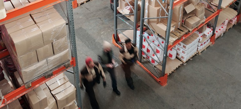 people who know about mistakes when renting a commercial warehouse