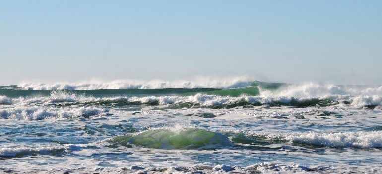waves in Oregon beach