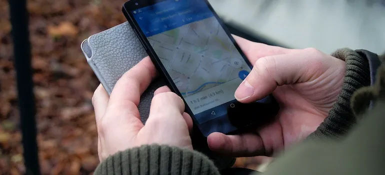 phone with map 