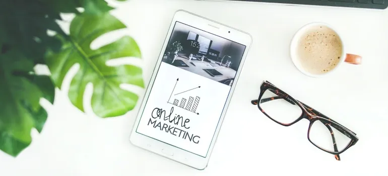 To start an online clothing store in Nampa you need to read marketing guides on a smartphone.