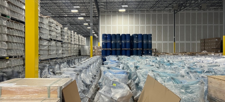 choosing commercial storage facility with adequate security system is a must for storage full of stock